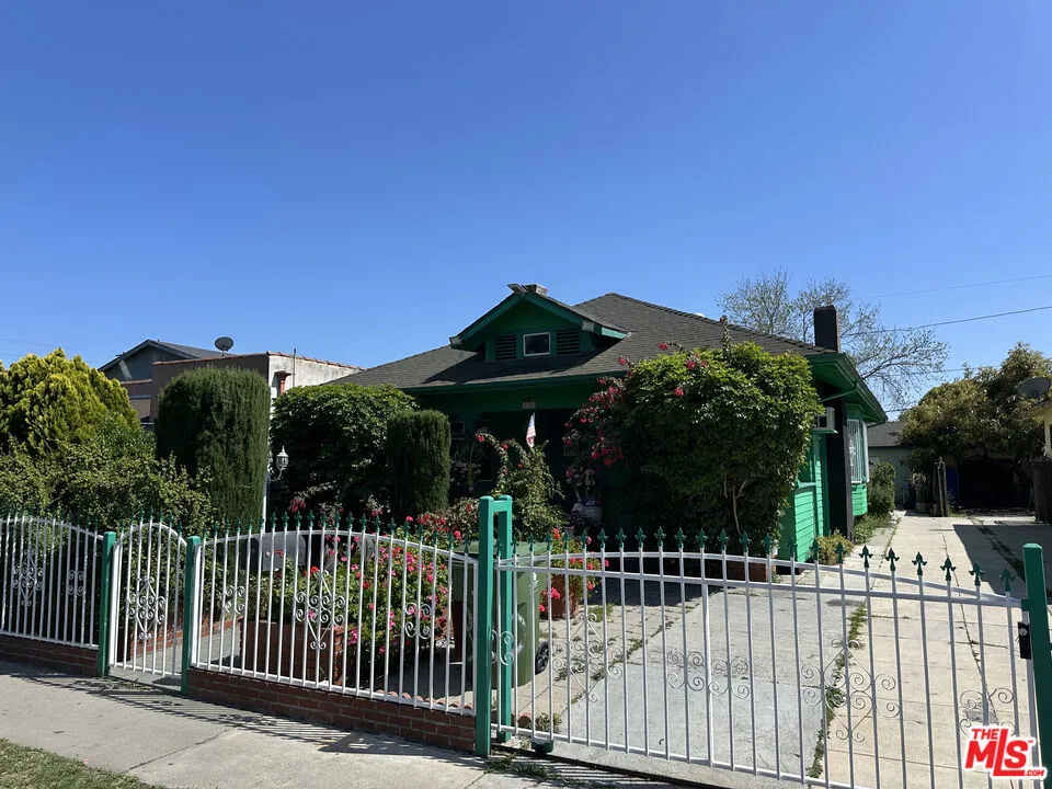 820 W 50th Street, Los Angeles, California 90037 home-pic-0